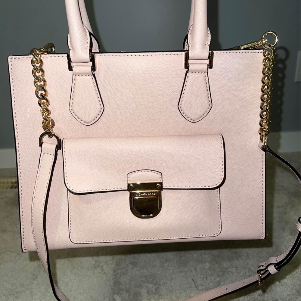 Micheal Kors Tote Bag With Strap